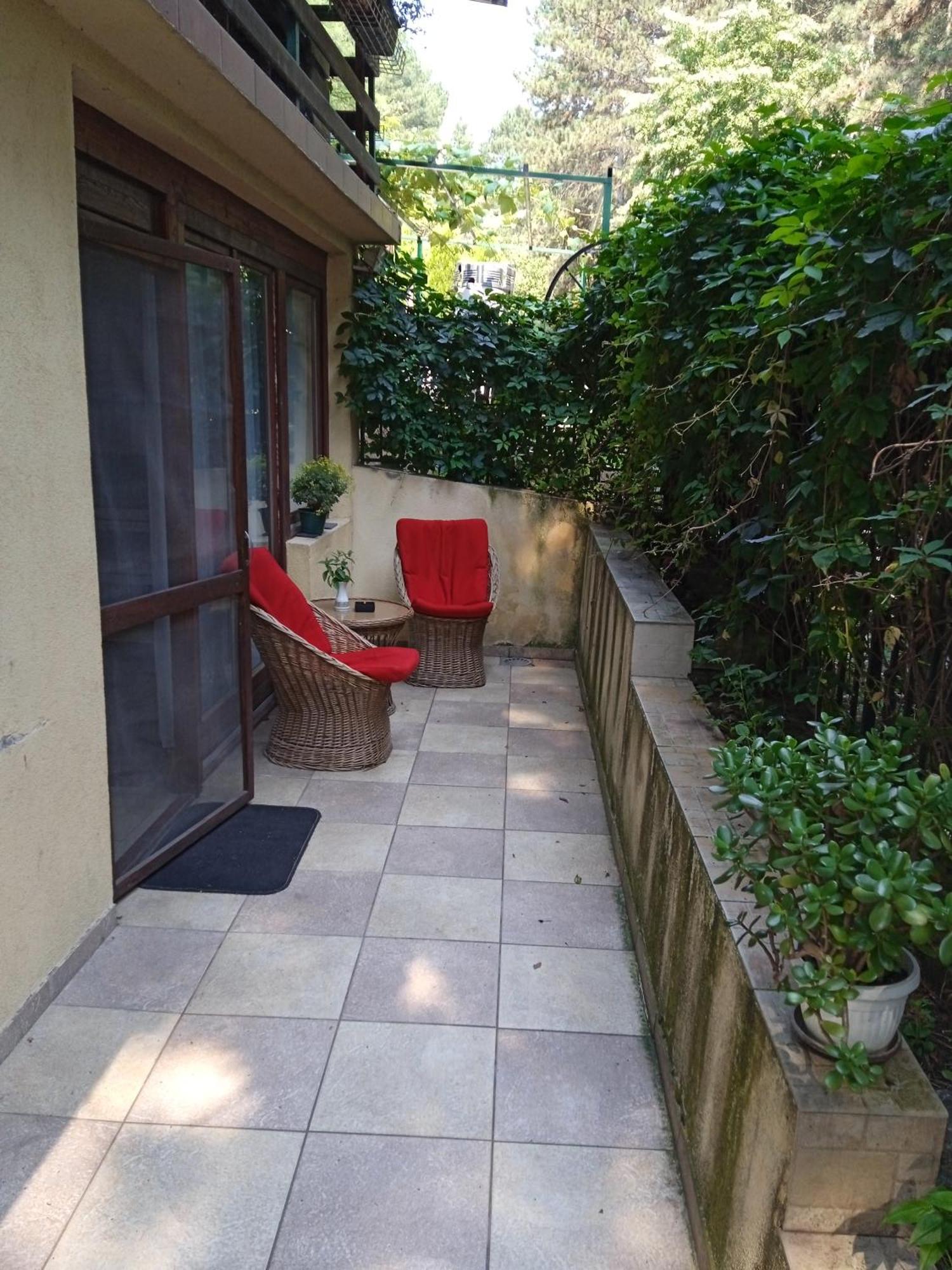 Guest House Keserovic Vinci Exterior photo