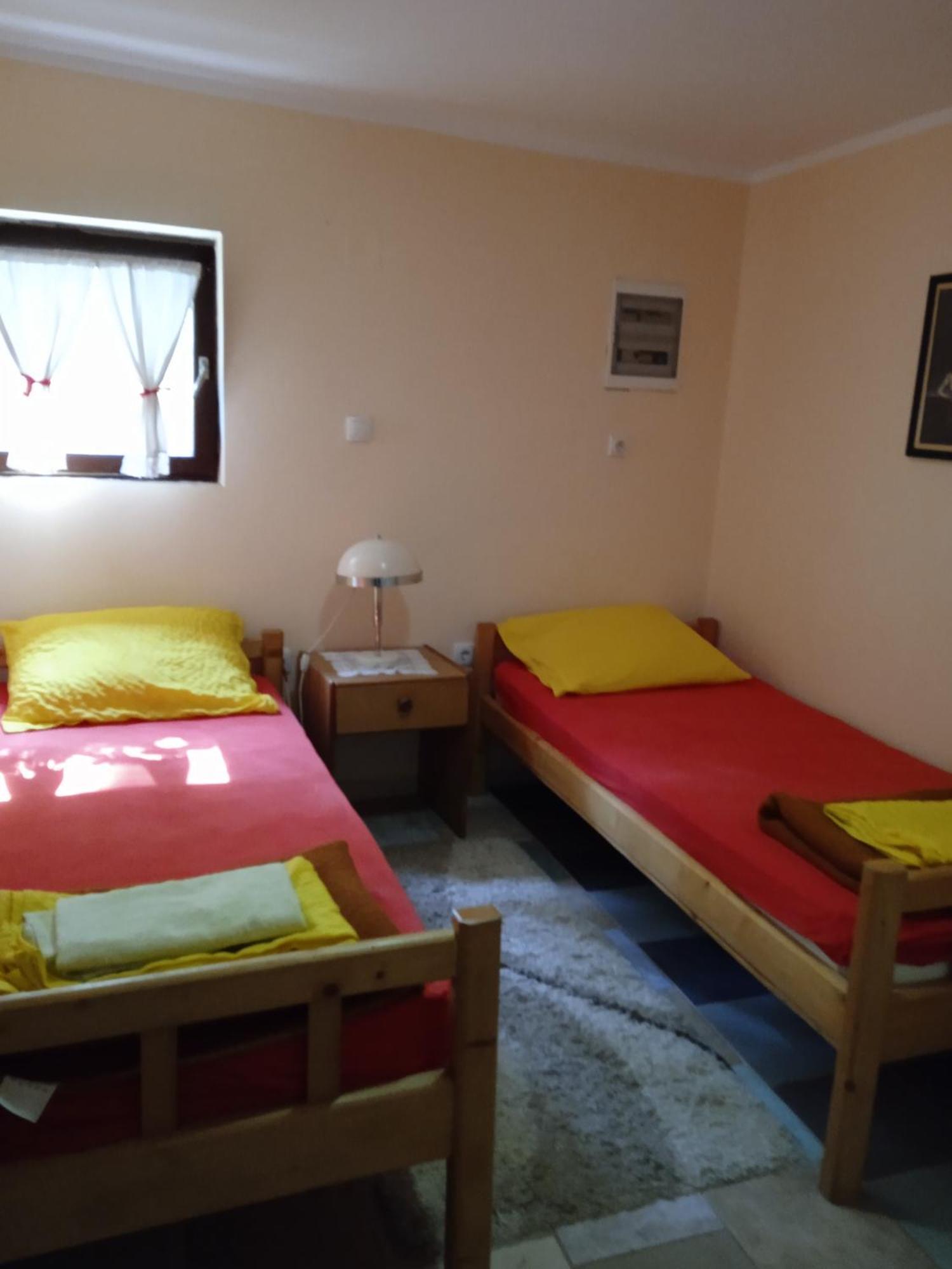Guest House Keserovic Vinci Exterior photo