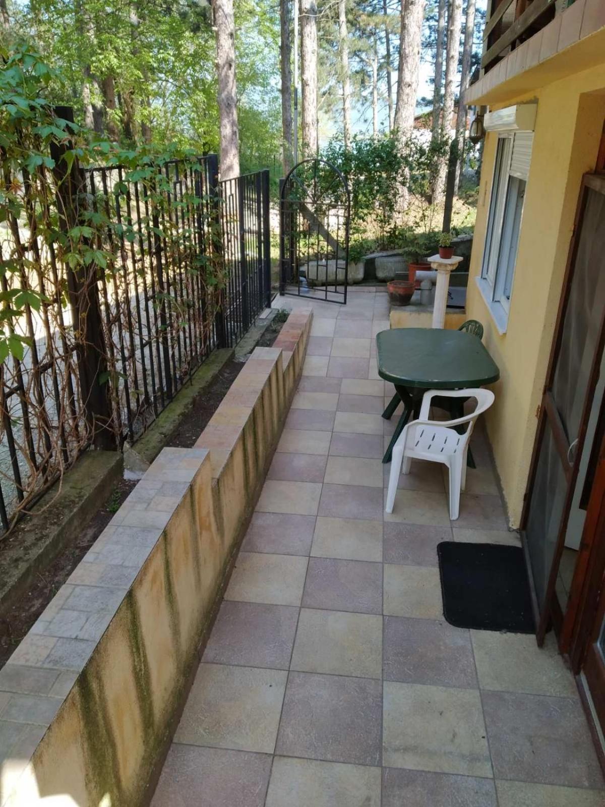 Guest House Keserovic Vinci Exterior photo