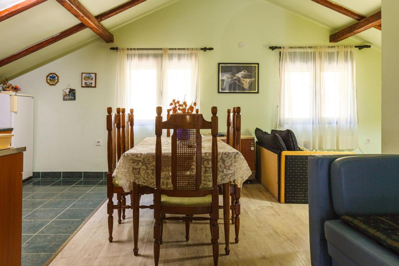 Guest House Keserovic Vinci Exterior photo