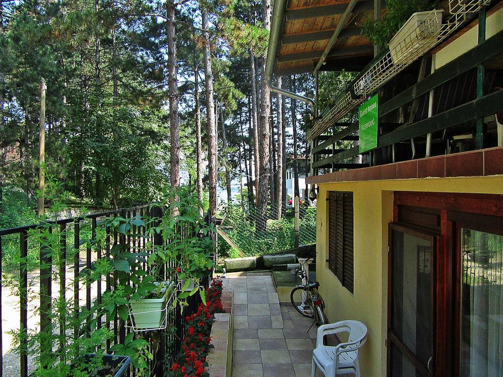 Guest House Keserovic Vinci Exterior photo